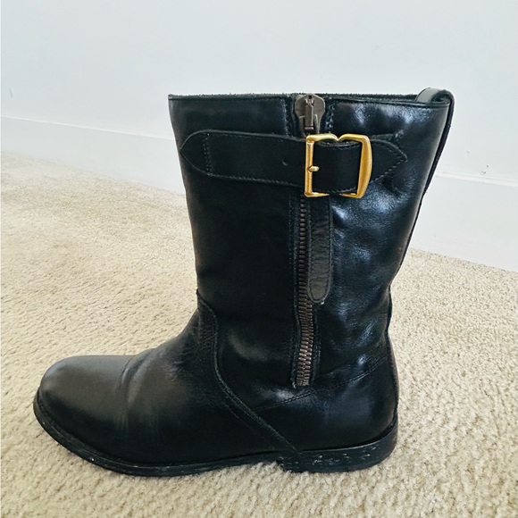 Women Burberry Kerry Black Leather Buckle Shearling Boots Size 38 - Picture 4 of 10